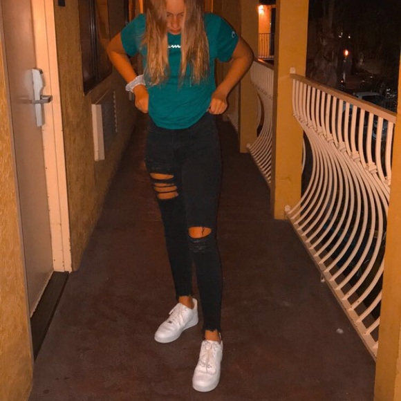 bellaelsholzz